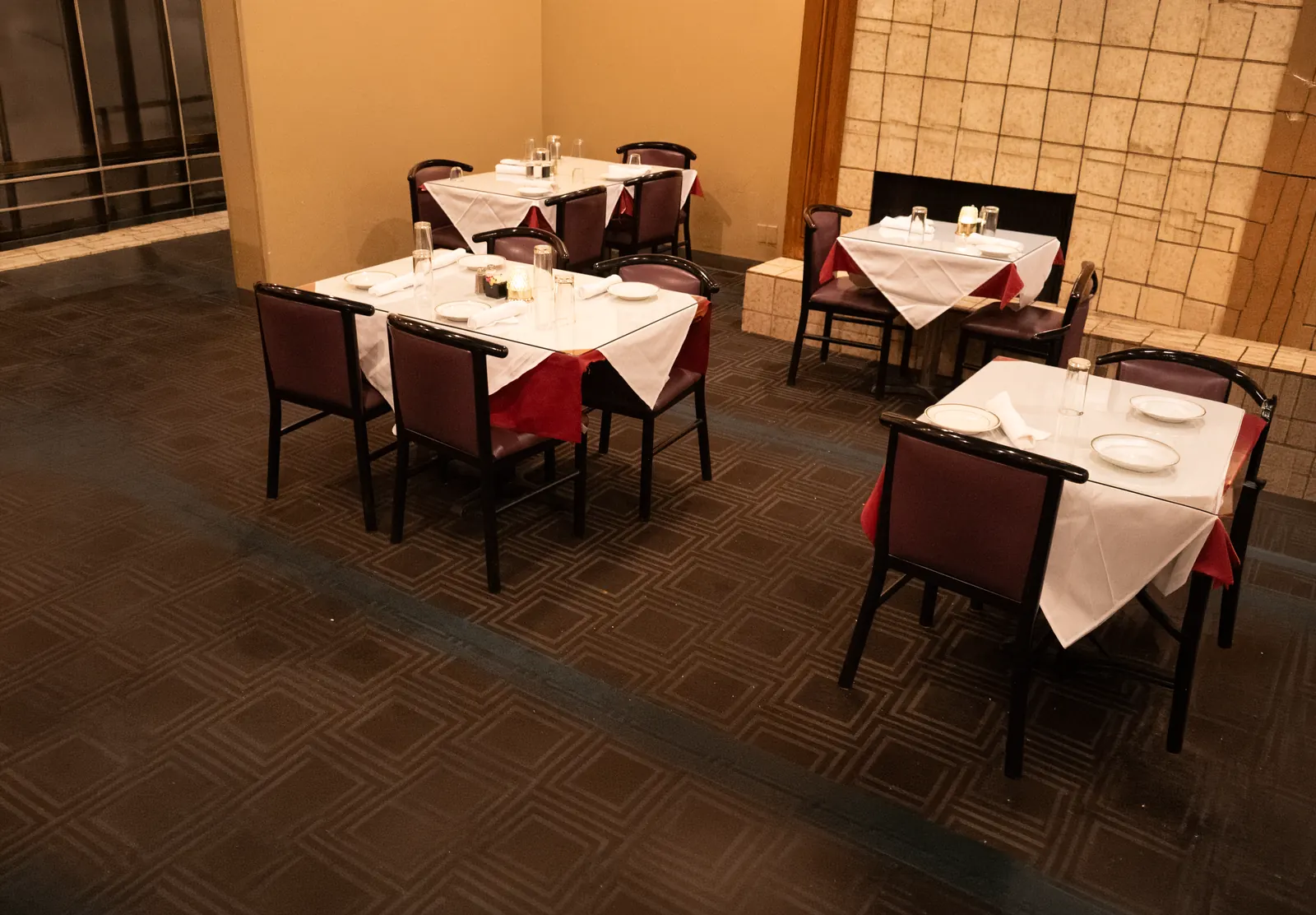 The India Palace dining room
